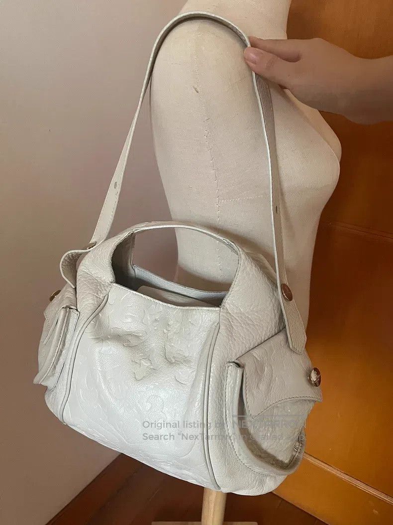 Vivienne Westwood Vivienne Westwood size os White Leather Single Shoulder Bag Size ONE SIZE - 1 Thumbnail
