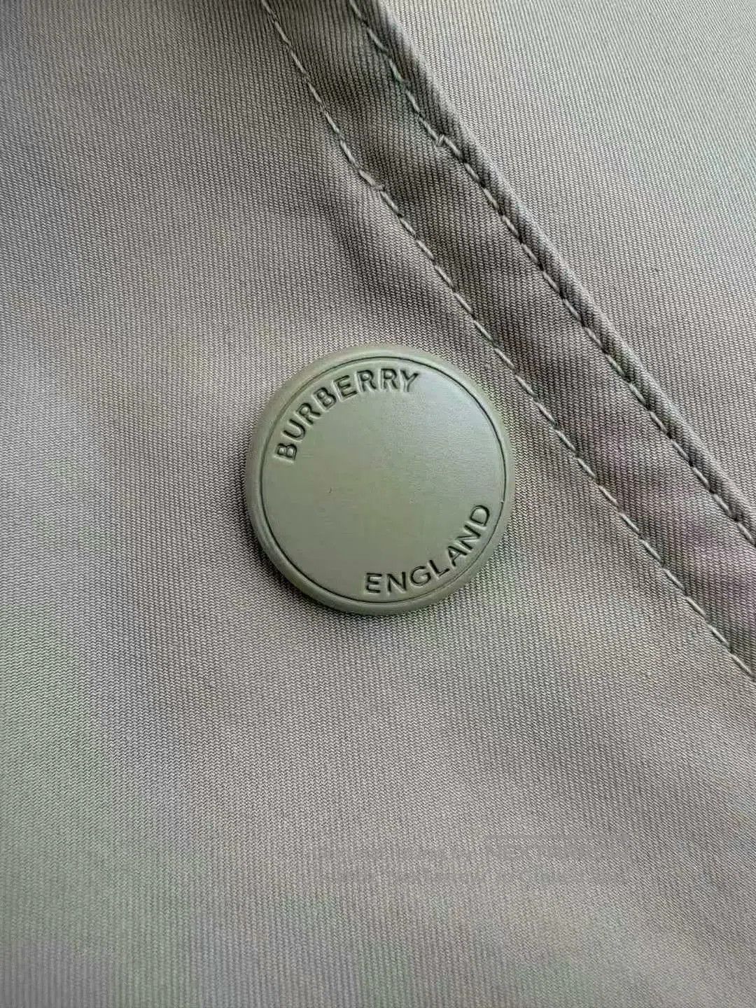 Burberry Burberry Check Lining Trench Coat. Size M / US 6-8 / IT 42-44 - 2 Thumbnail