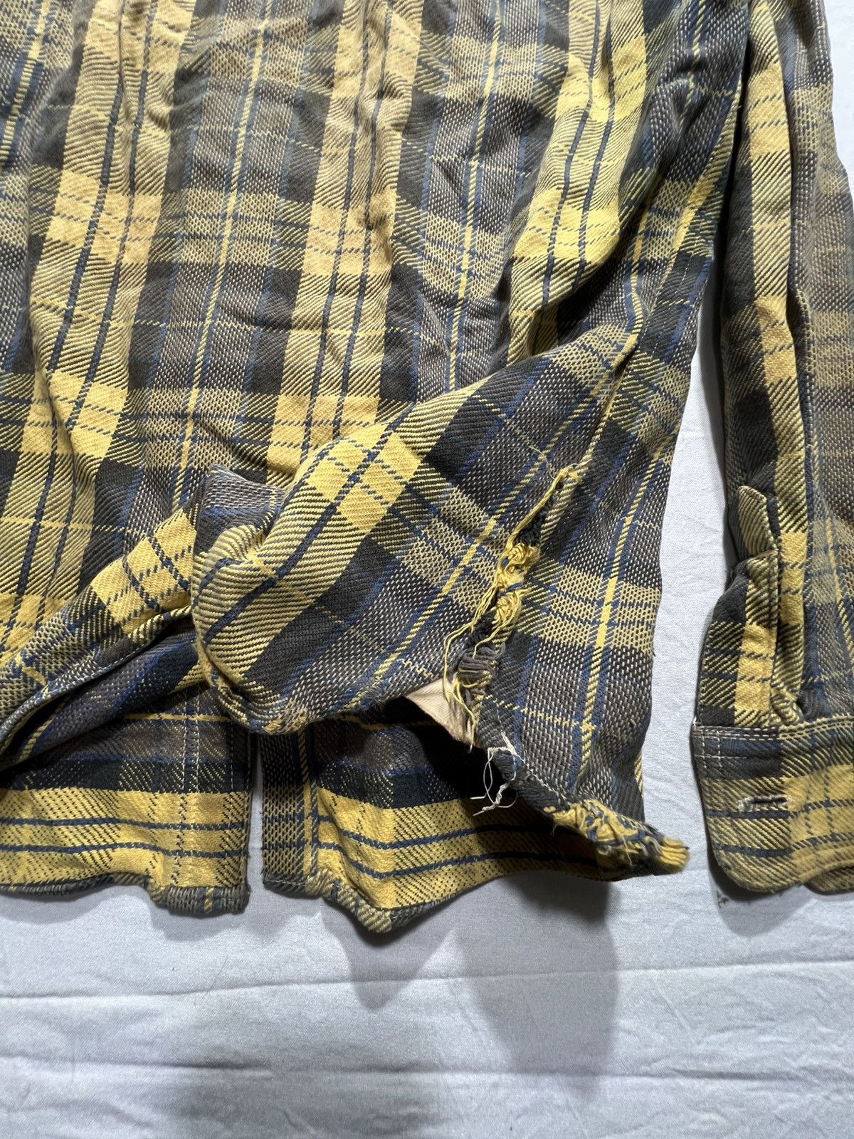 Levi's Levis yellow and black plaid flannel shirt Size US L / EU 52-54 / 3 - 13 Thumbnail