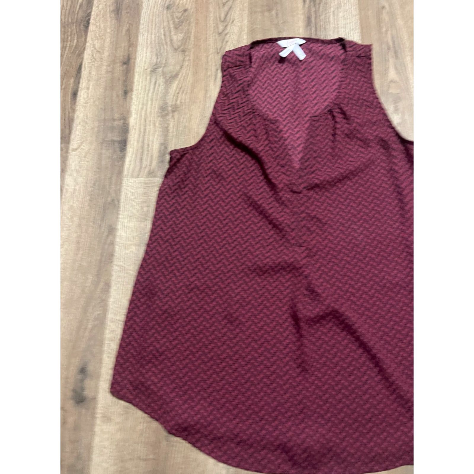 Vintage Candie's Tank Top Women's Medium Red Black V-Neck Sleeveless Shirt Casual Womens M Red Candie's Tank Top V-Neck Sleeveless M Women's Shirt Size M / US 6-8 / IT 42-44 - 4 Thumbnail