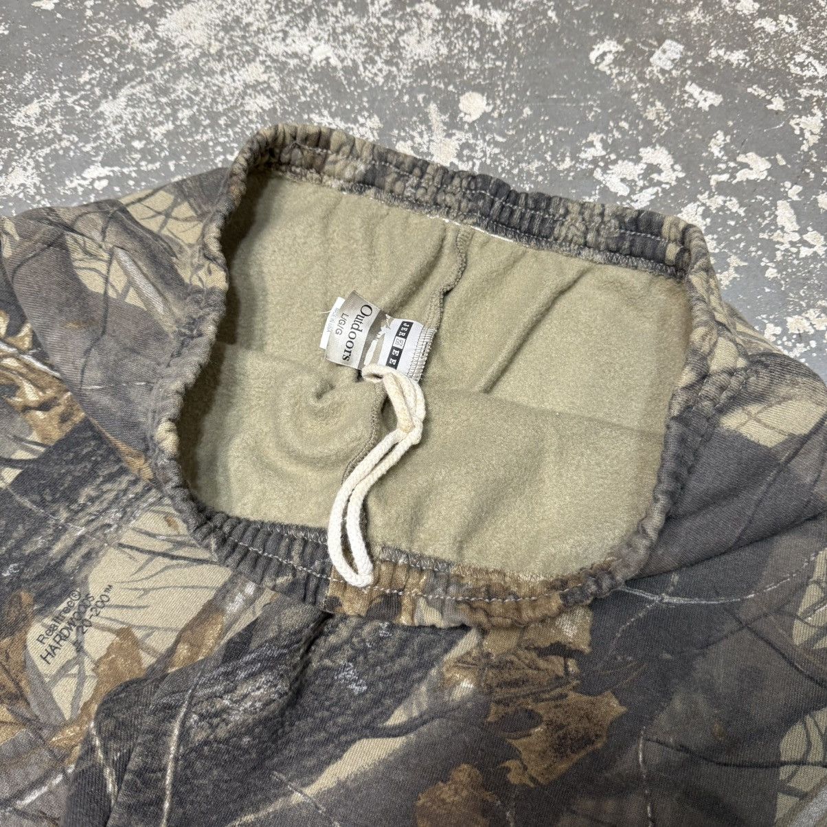 Vintage Vintage Camo Jerzees Realtree Essential Baggy SweatPants USA Size US 34 / EU 50 - 8 Thumbnail
