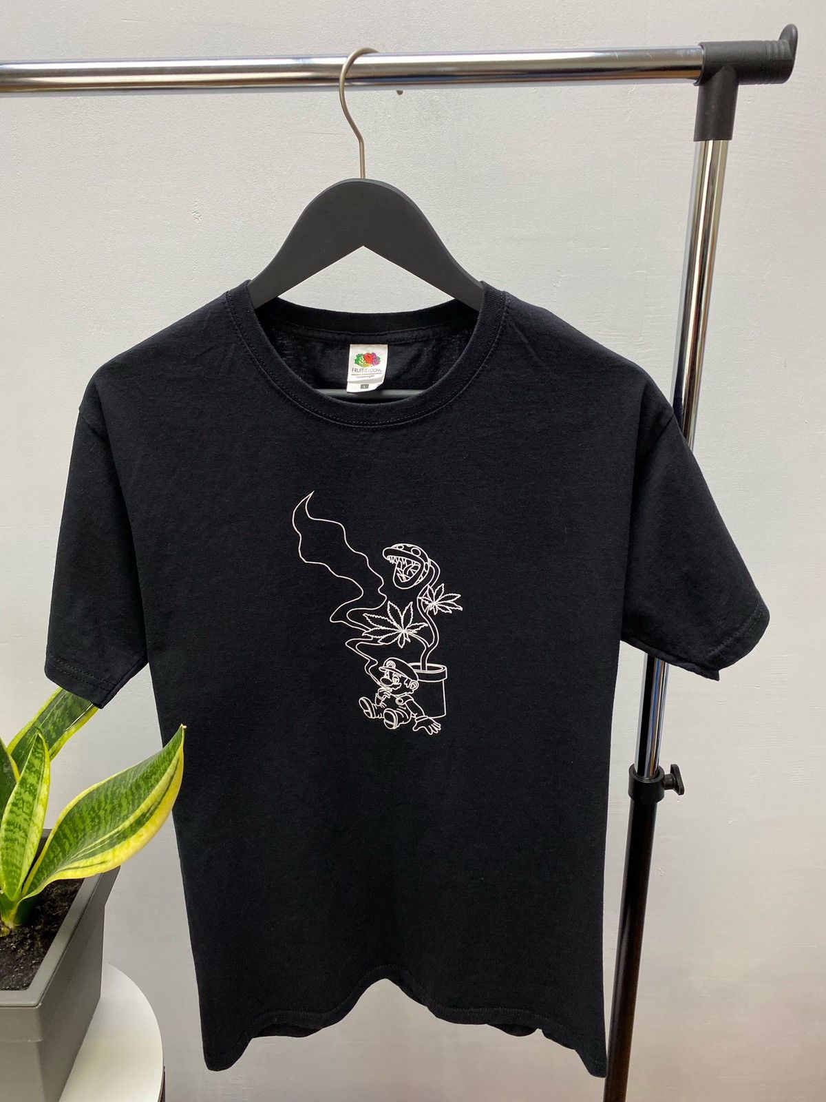 Nintendo Super Mario Wiid weed marijuana Amsterdam Tee Shirt Size US L / EU 52-54 / 3 - 5 Thumbnail