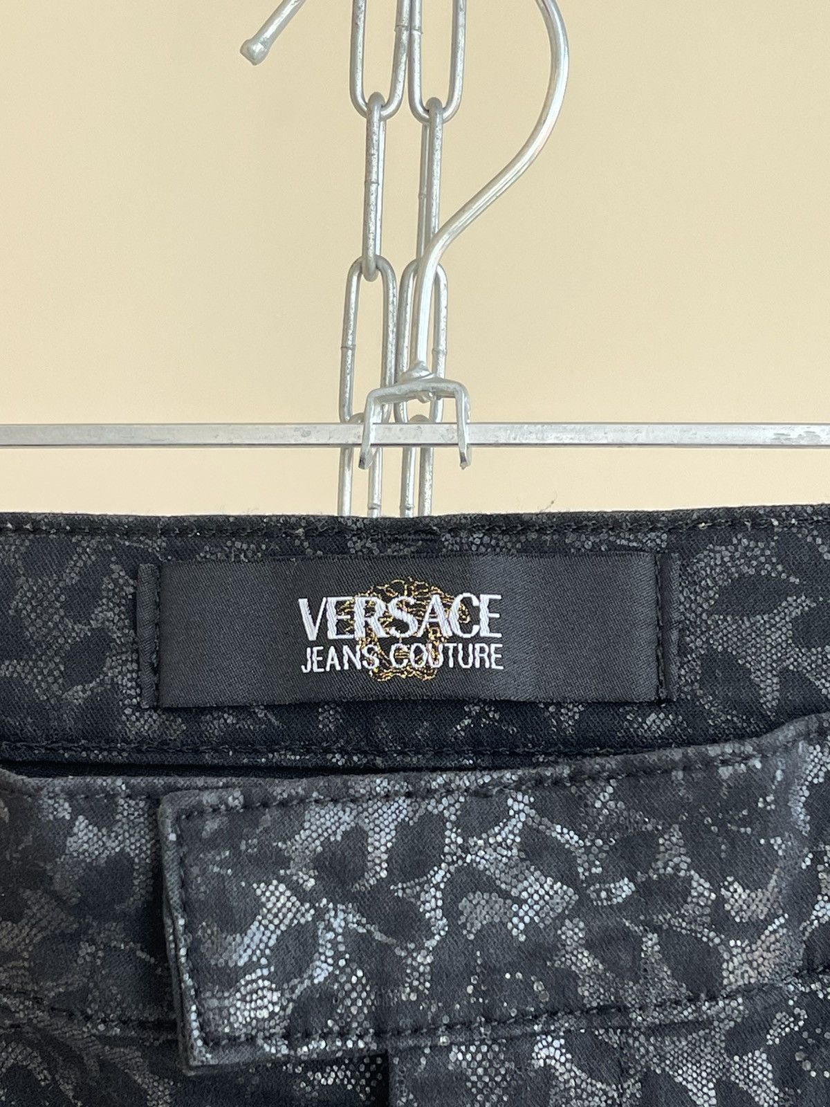 Versace Jeans Couture Versace Jeans Couture Floral Print Capri Pants Vintage 2000s Size 28" / US 6 / IT 42 - 11 Thumbnail