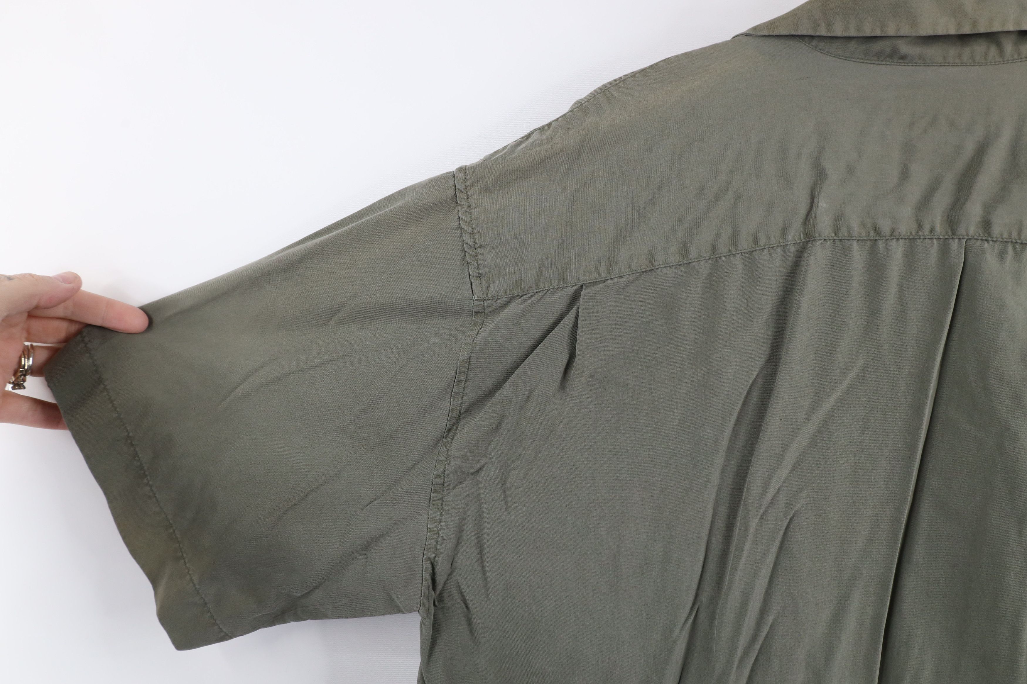 Vintage Vintage 90s Streetwear Silk Looped Collar Board Button Shirt Size US S / EU 44-46 / 1 - 12 Thumbnail