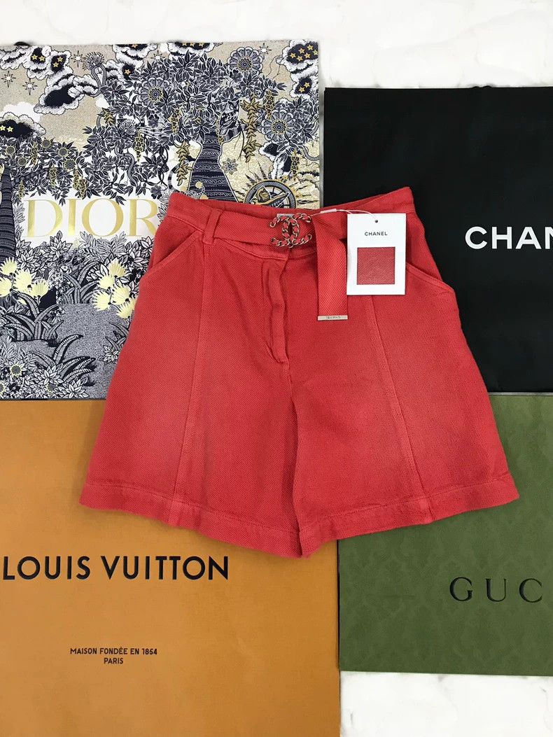Chanel chanel Red double C made old washed shorts Size 42" / US 20 - 1 Thumbnail