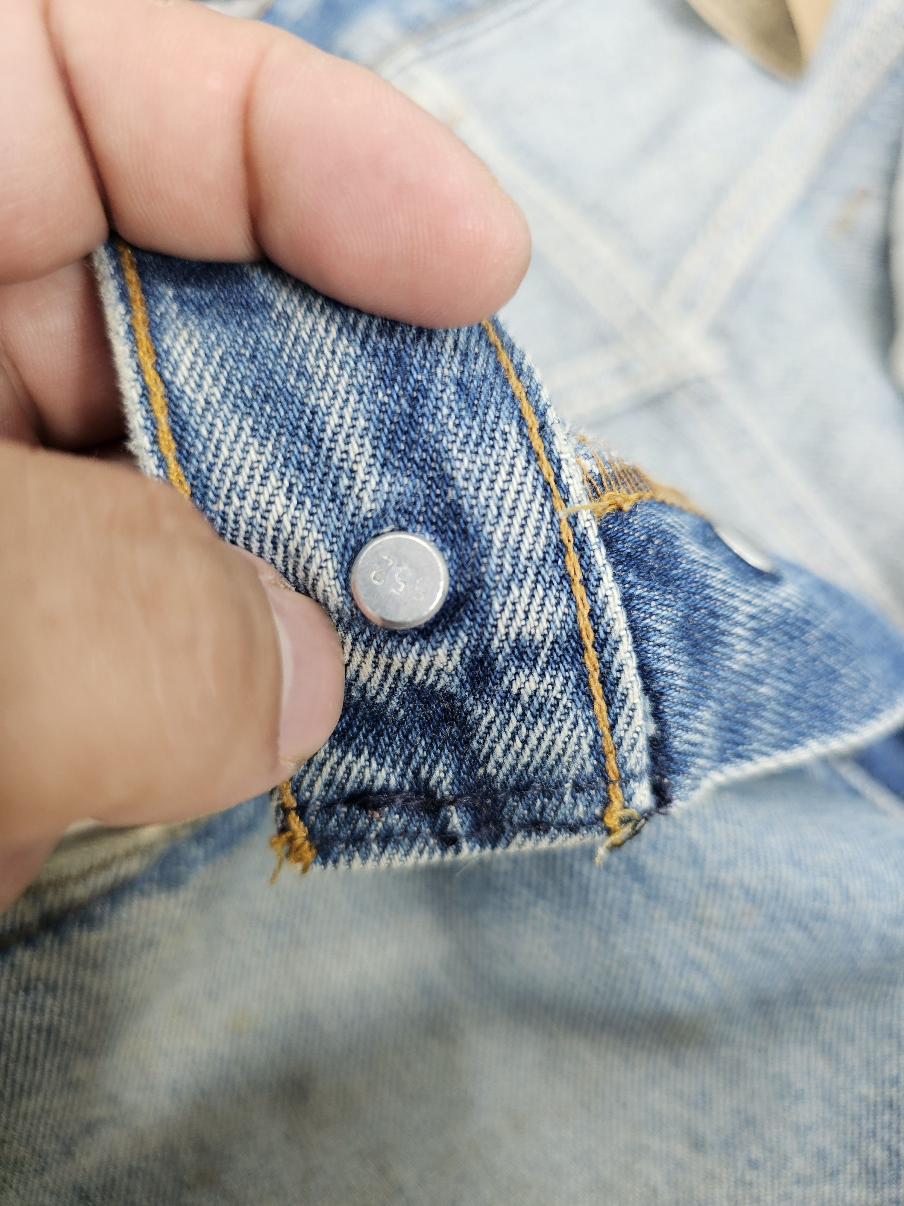 Levi's Vintage Clothing Vtg 90'S LEVIS 501 Ripped Yellow Stain Faded Jeans L0496 Size US 33 - 13 Thumbnail