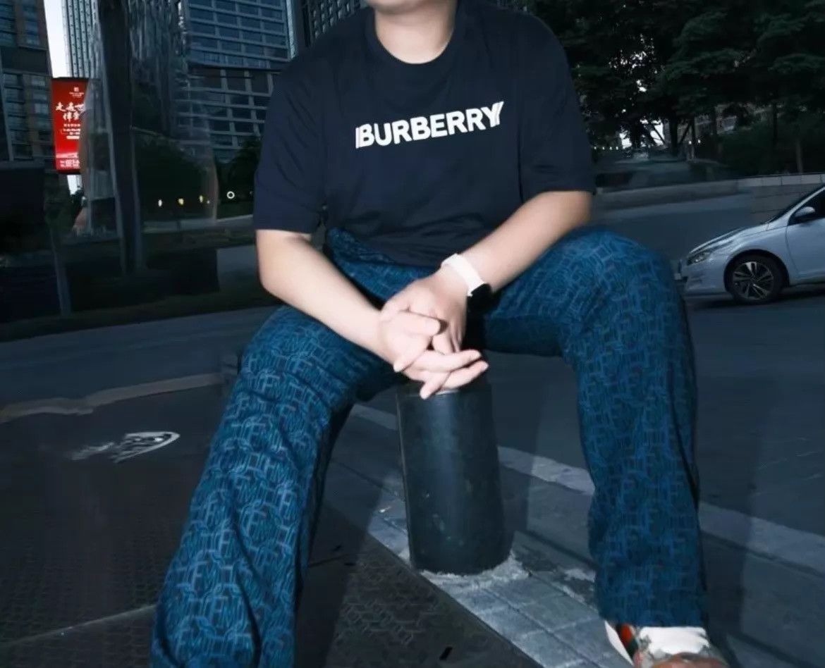 Burberry BURBERRY Black Logo Short Sleeve Tee XS Size US XS / EU 42 / 0 - 5 Thumbnail