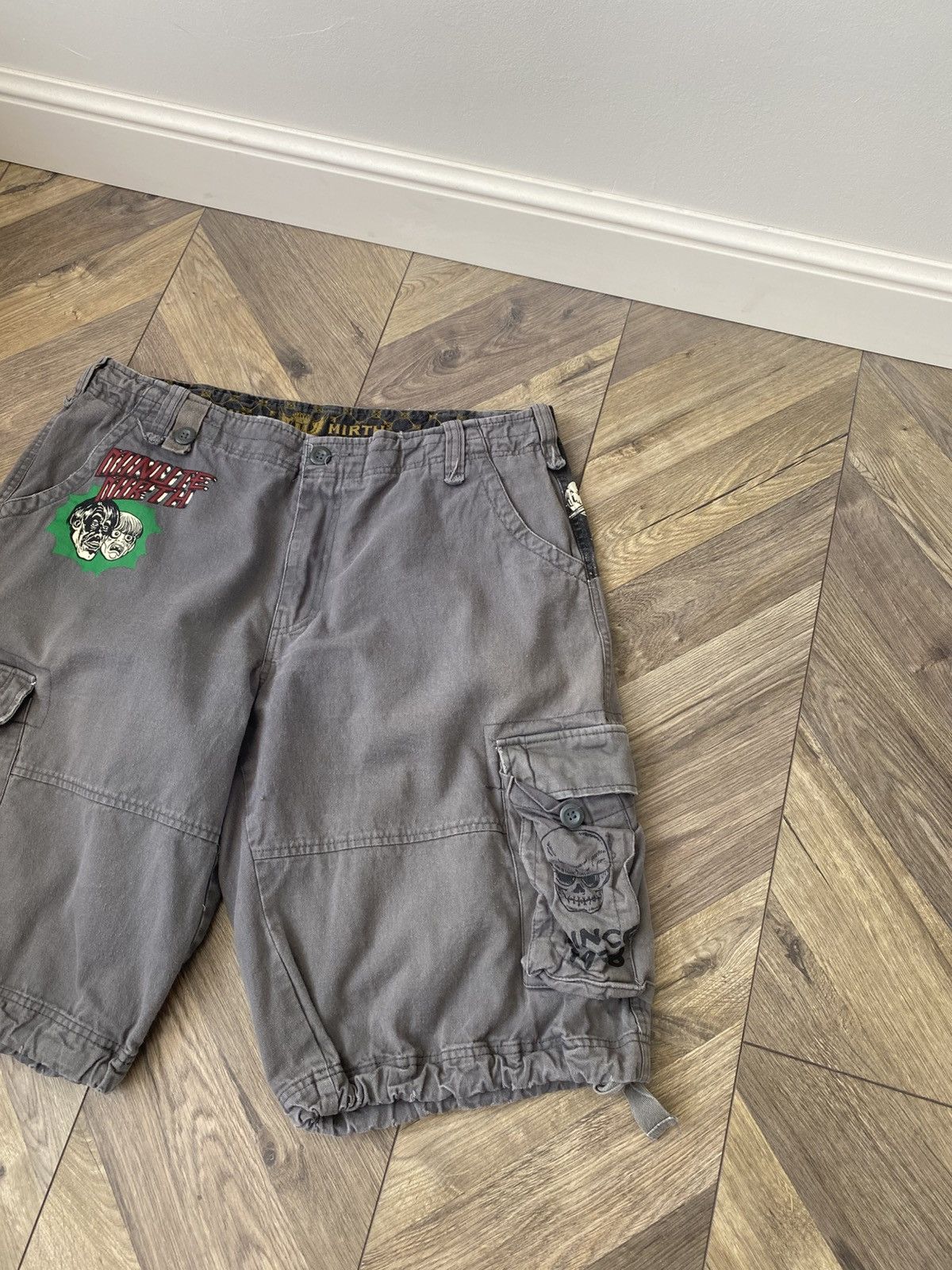 Japanese Brand × Vintage Vintage Minute Mirth Y2K Ed Hardy Style Cargo shorts Size US 40 / EU 56 - 5 Thumbnail