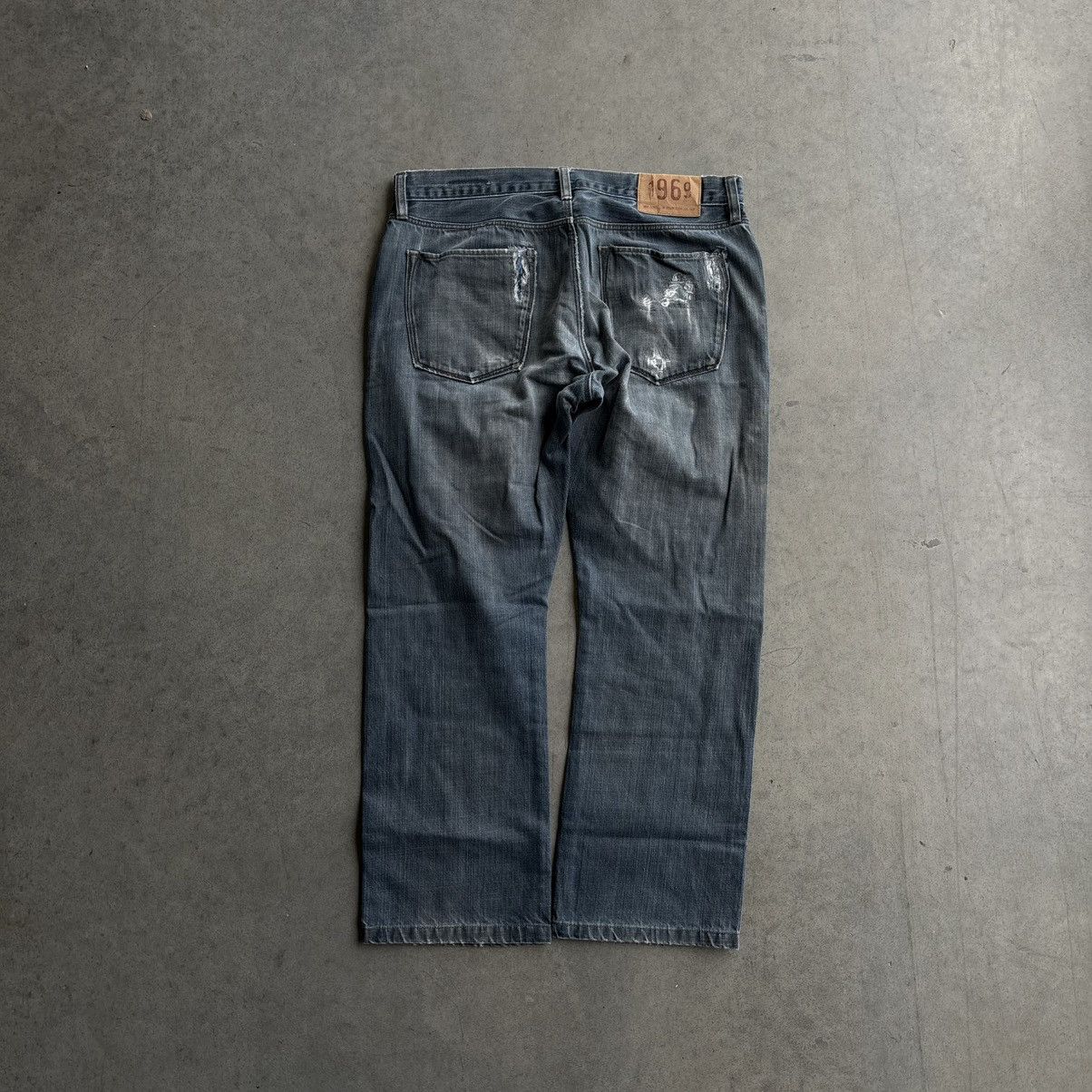Gap × Vintage Vintage Gap Baggy Distressed Jeans 33x32 1969 Fit Washed Size US 33 - 4 Thumbnail
