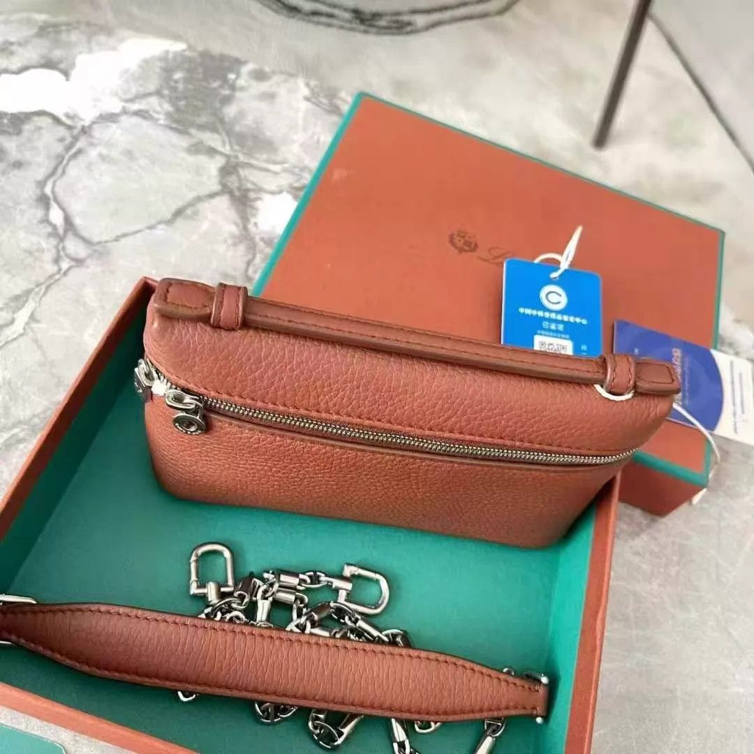 Loro Piana Loro Piana L15mini extra pocket Camel Near New Size ONE SIZE - 5 Thumbnail