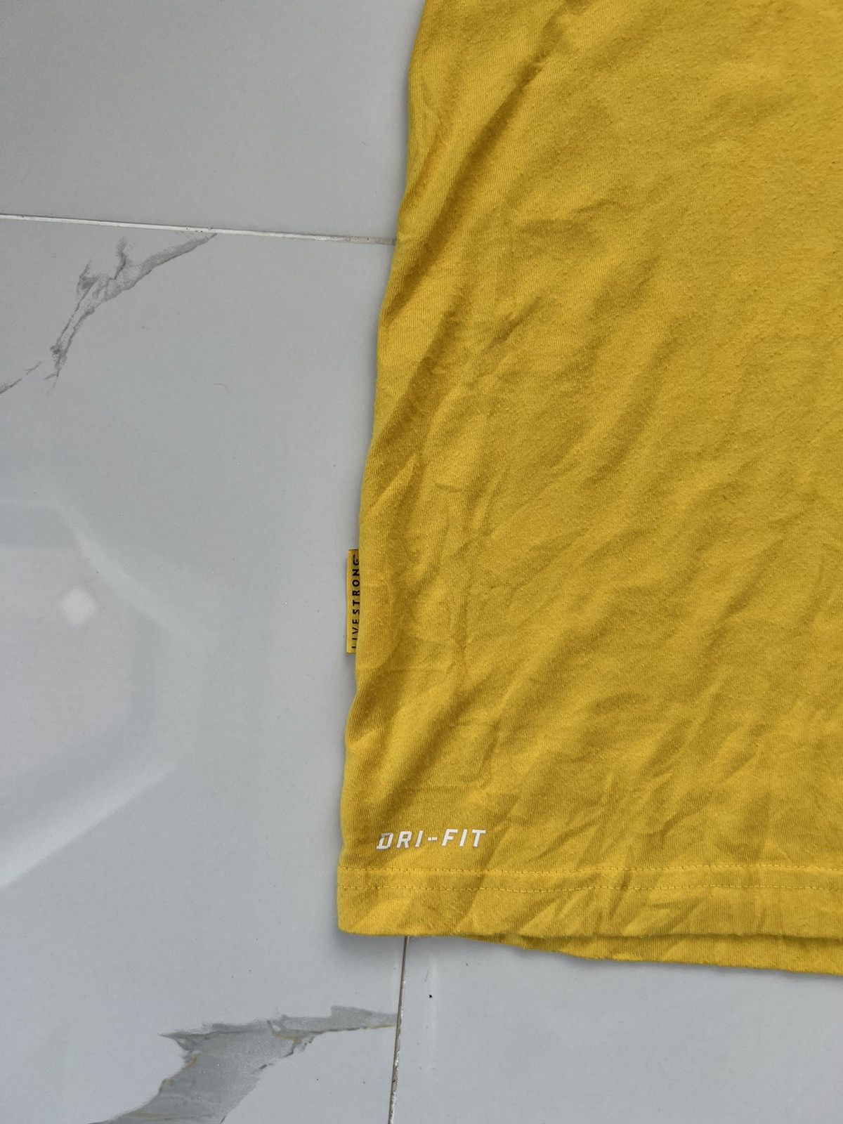 Nike × Vintage 90’s NIKE LIVE STRONG DRI-FIT CENTR SWOOSH Y2K BIG LOGO TEE Size US XL / EU 56 / 4 - 2 Thumbnail