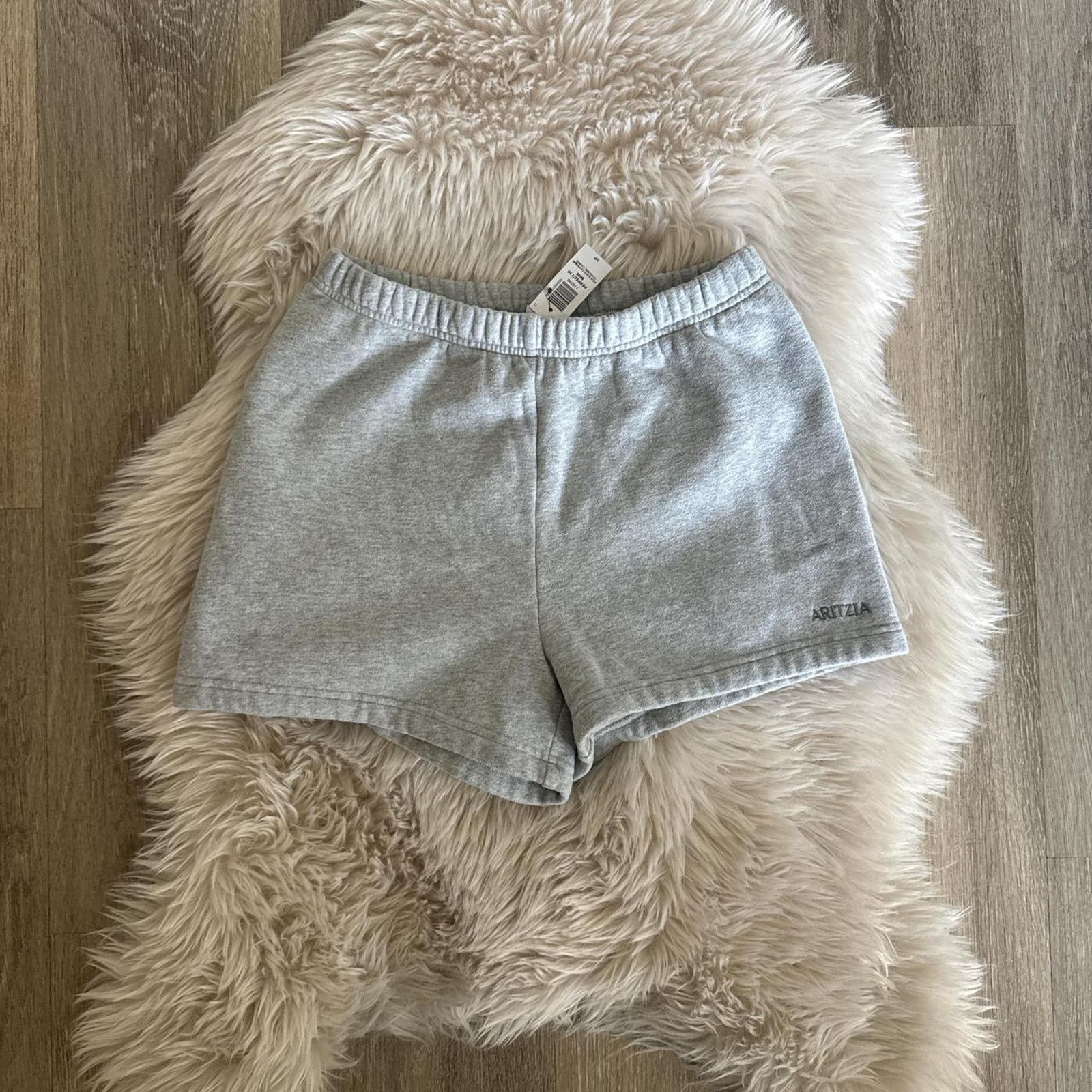 Aritzia NWT ARITZIA Sweatfleece Short - Heather Grey S Size 27" / US 4 / IT 40 - 2 Thumbnail