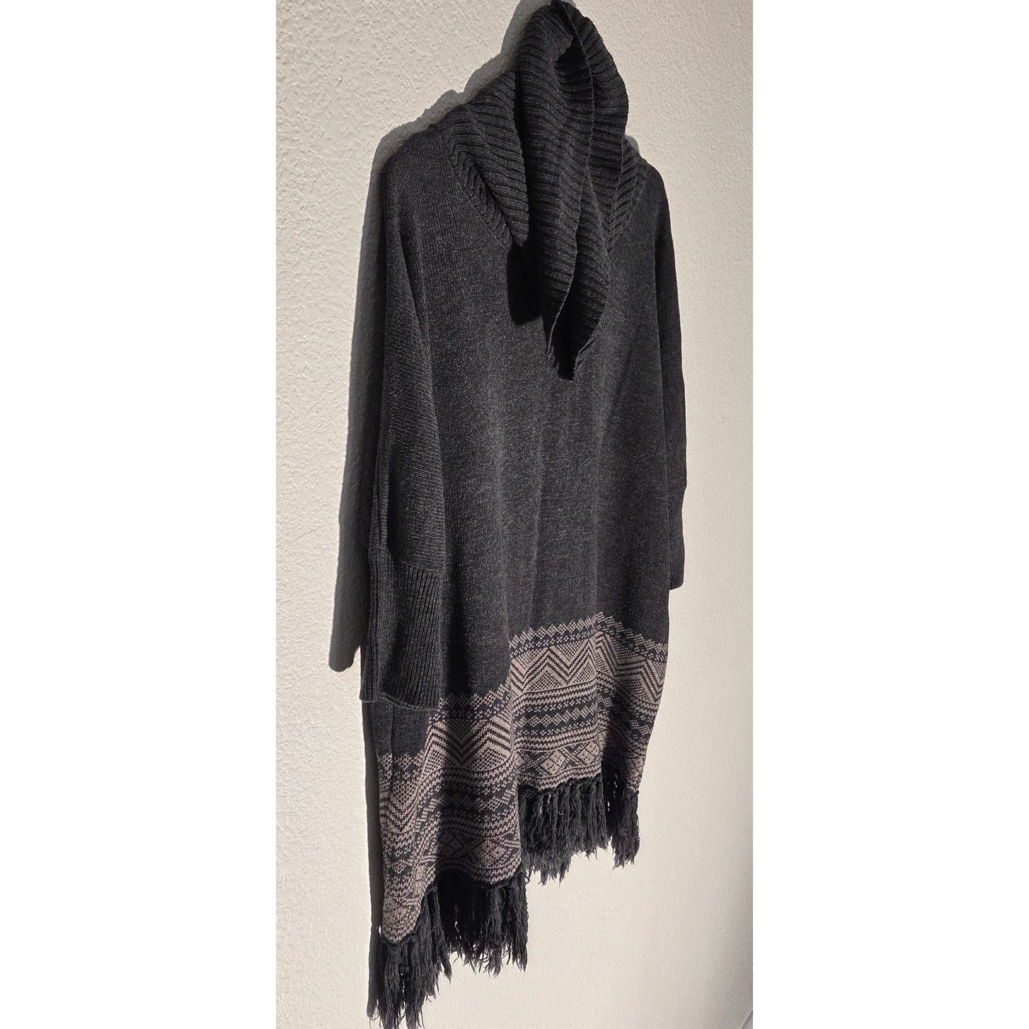Forever 21 Forever 21 Grey Fringed Tasseled Cowl Neck Sweater Size M / US 6-8 / IT 42-44 - 3 Thumbnail