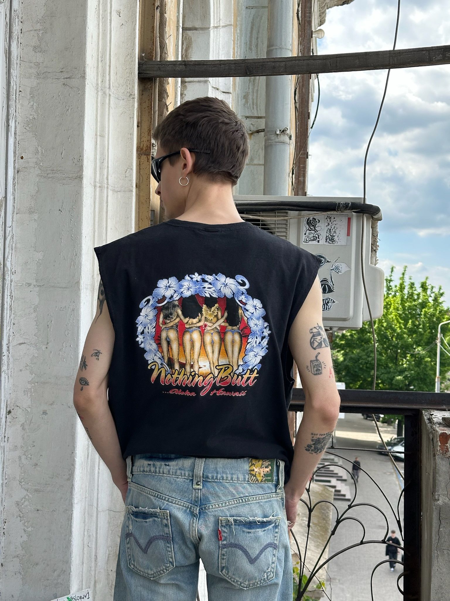 Vintage Vintage Y2K Sexy Nude Girl Big Ass Art T-shirt Porn Style Size US XL / EU 56 / 4 - 2 Thumbnail