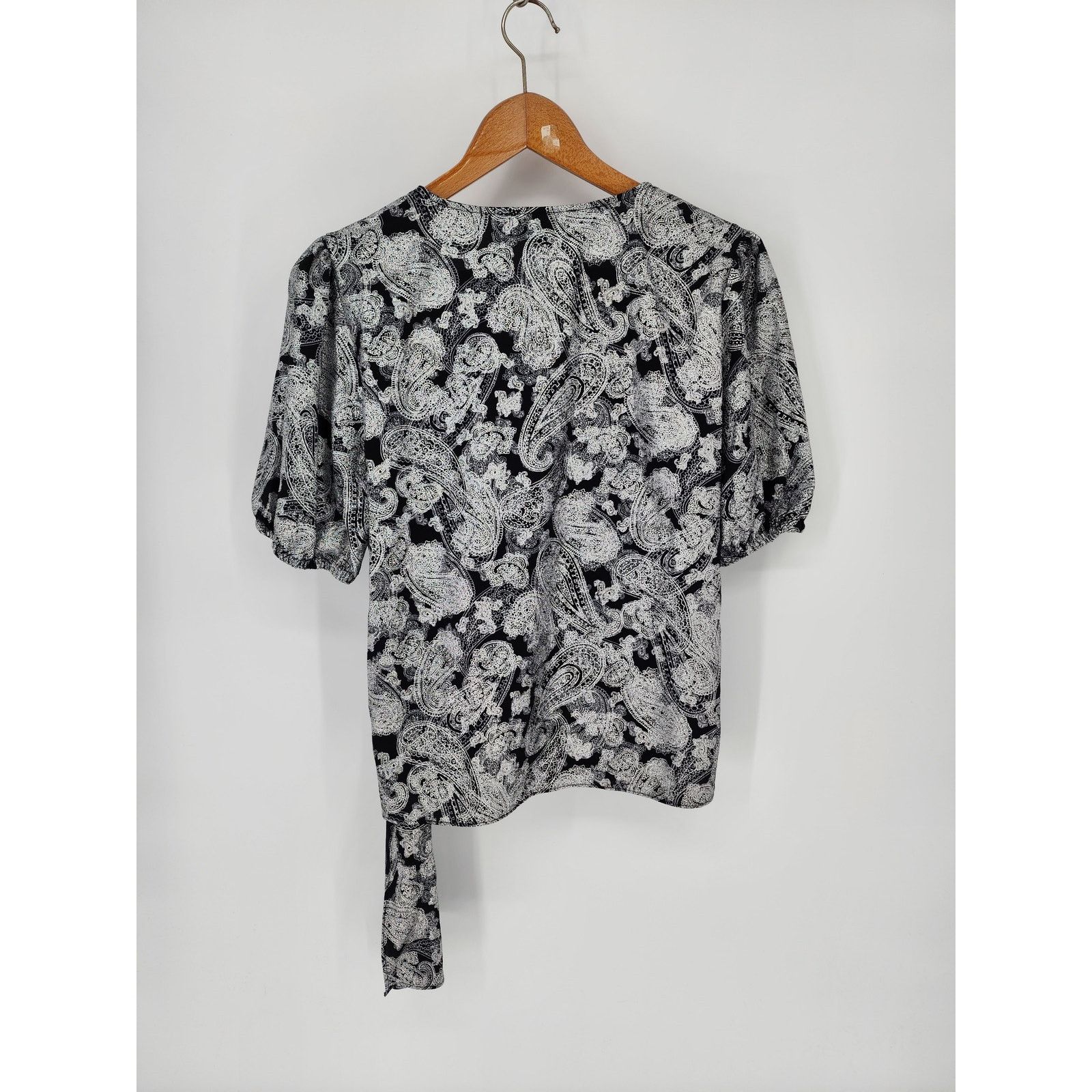 Michael Kors Michael Michael Kors Black & Silver Faux Wrap Blouse Size M Size M / US 6-8 / IT 42-44 - 3 Thumbnail