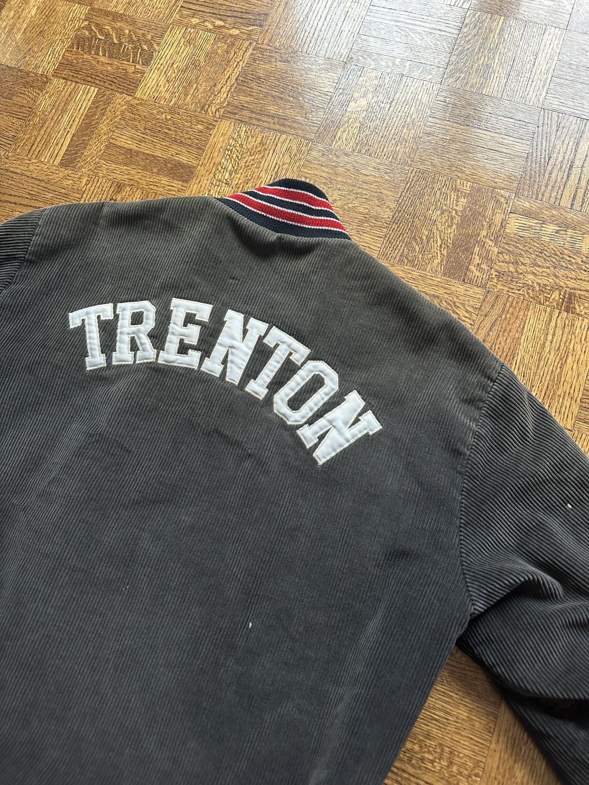 Vintage Vintage Delong Faded Corduroy Bomber Varsity Jacket Size US L / EU 52-54 / 3 - 8 Thumbnail