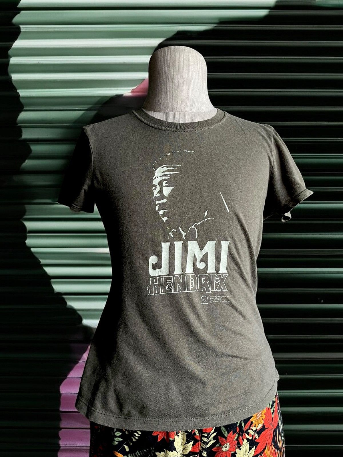 Band Tees × Vintage × Zion Rootswear Women's T-shirt, ZION Rootswear with Jimi Hendrix from 2004. Size S / US 4 / IT 40 - 1 Thumbnail