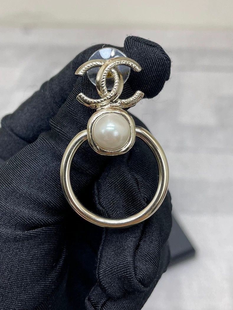 Chanel Chanel Pearl Circular Earrings in Box Size ONE SIZE - 5 Thumbnail