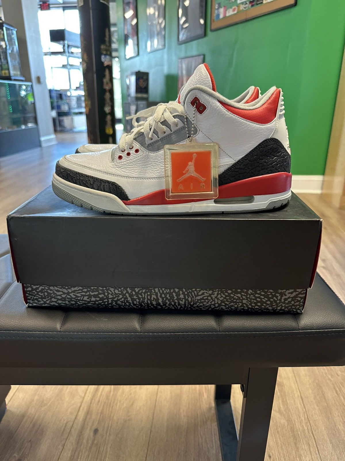 Nike Jordan 3 retro Size US 12.5 / EU 45-46 - 1 Thumbnail