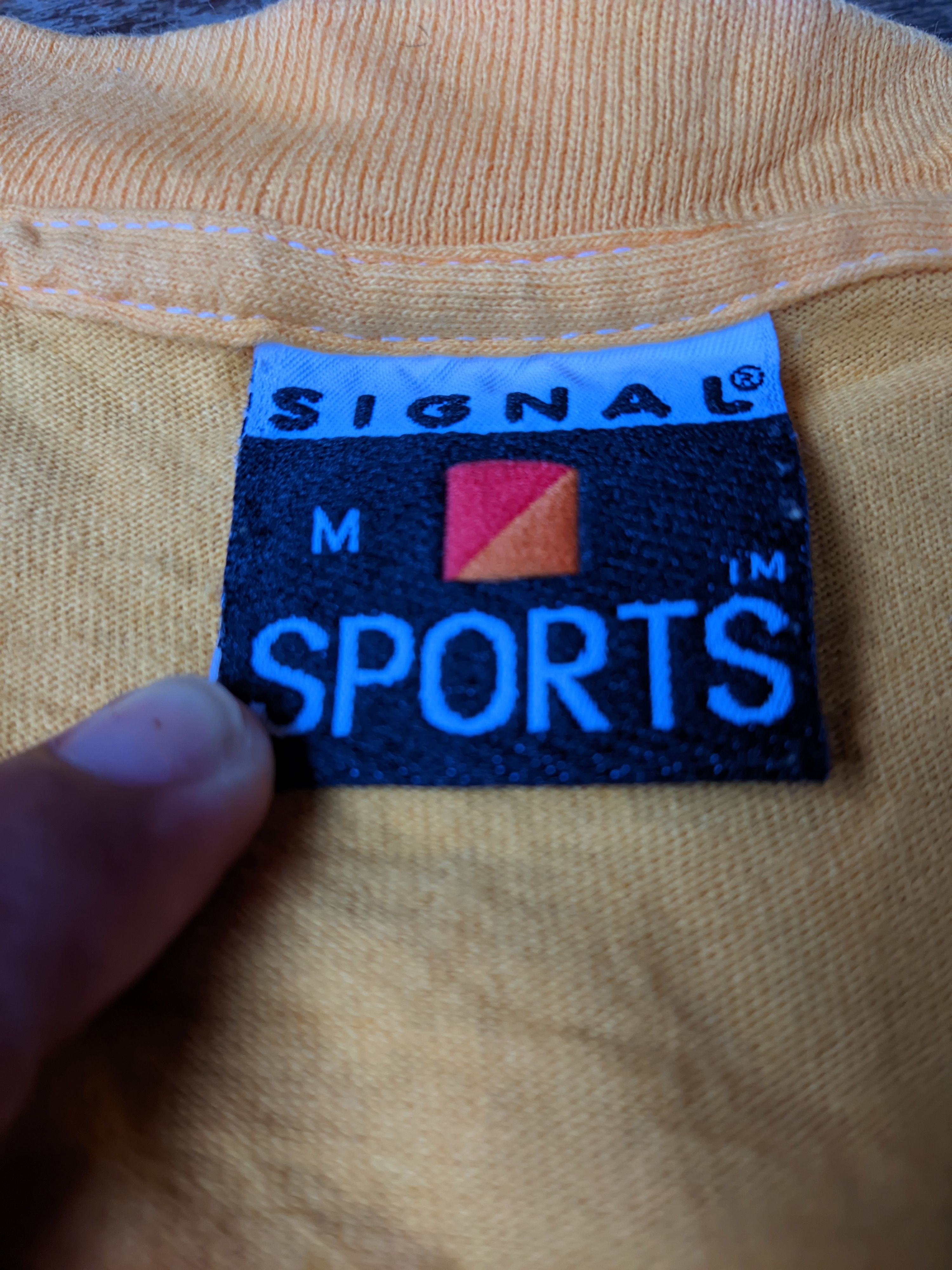 Signal Sport Vintage Signal Sport V neck Smokey Campaign Tshirts Size US M / EU 48-50 / 2 - 4 Thumbnail