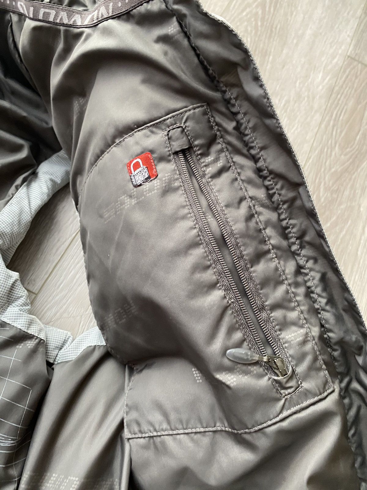 Salomon × Vintage Gorpcore Salomon 2000s puffer vest vintage techwear Size S / US 4 / IT 40 - 10 Thumbnail