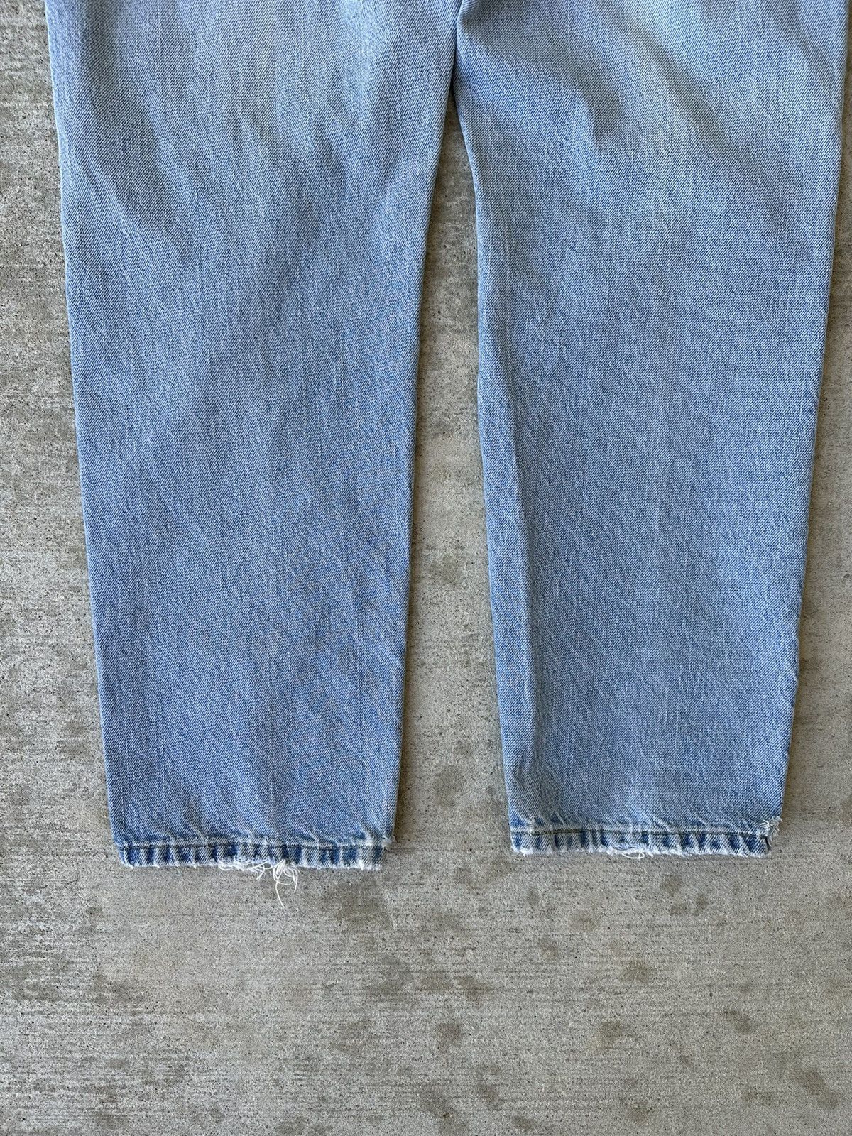 Lee 90s Lee Distressed Light Wash Denim Jeans Size US 33 - 8 Thumbnail