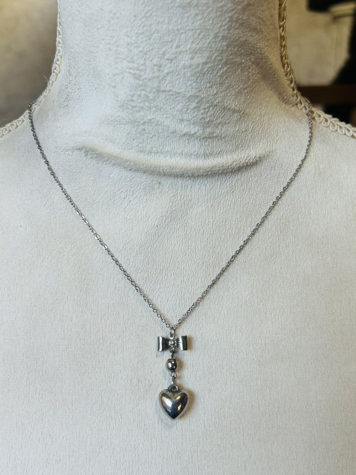 Handmade Handcrafted vintage bow with heart pendant on chain necklace Size ONE SIZE - 2 Thumbnail