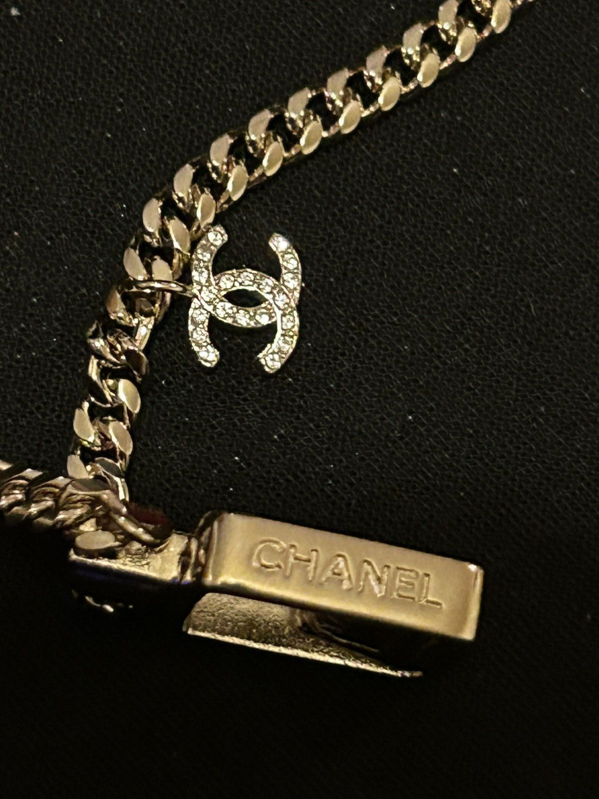 Chanel Chanel Crystal Purse with Red Cap Bottle Necklace Size ONE SIZE - 13 Thumbnail