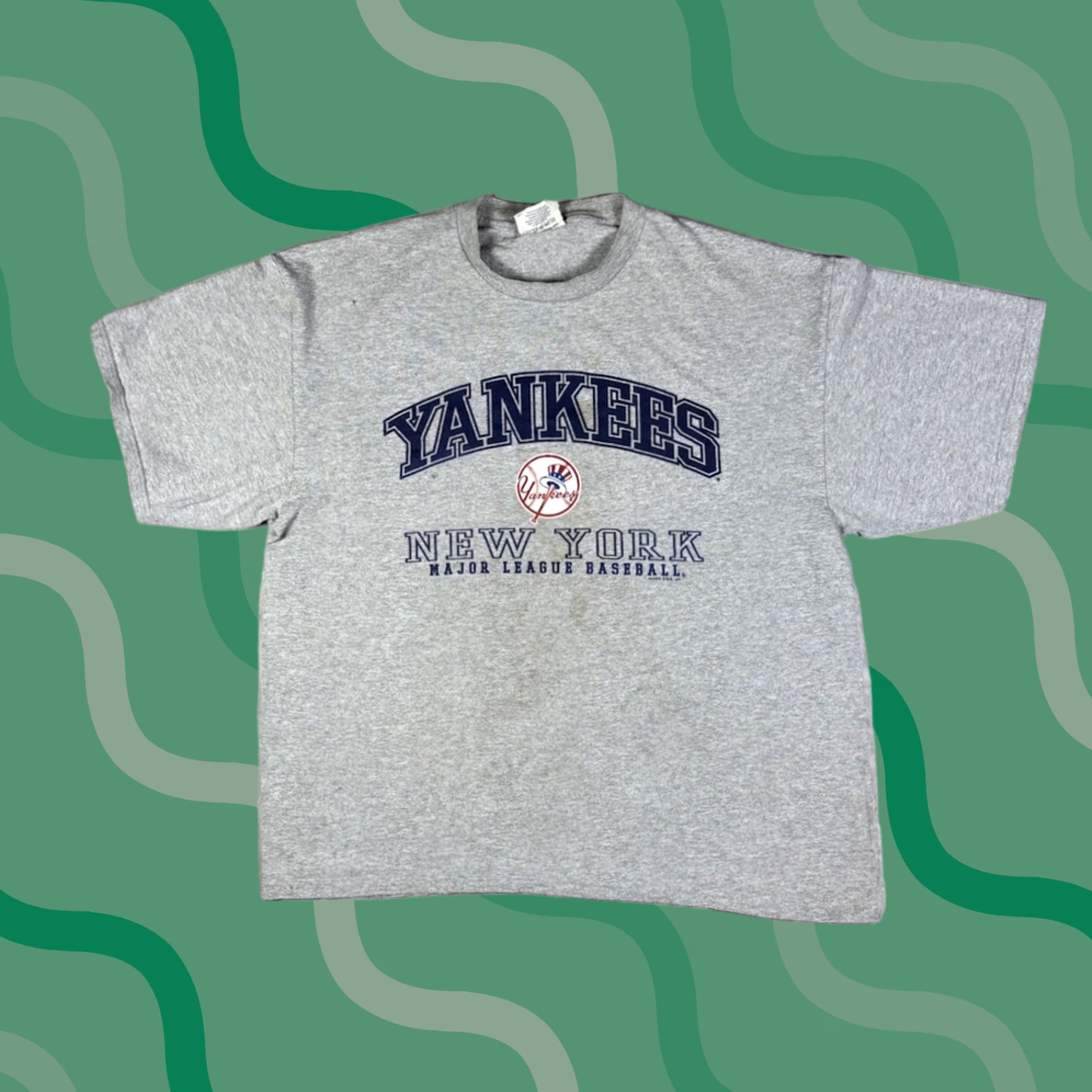 Lee VINTAGE New York Yankees Lee Sport T Shirt Grey 2XL Mens Crew Neck Short Sleeve Graphic Print 90s Vintage Sports Classic Size US XXL / EU 58 / 5 - 1 Thumbnail