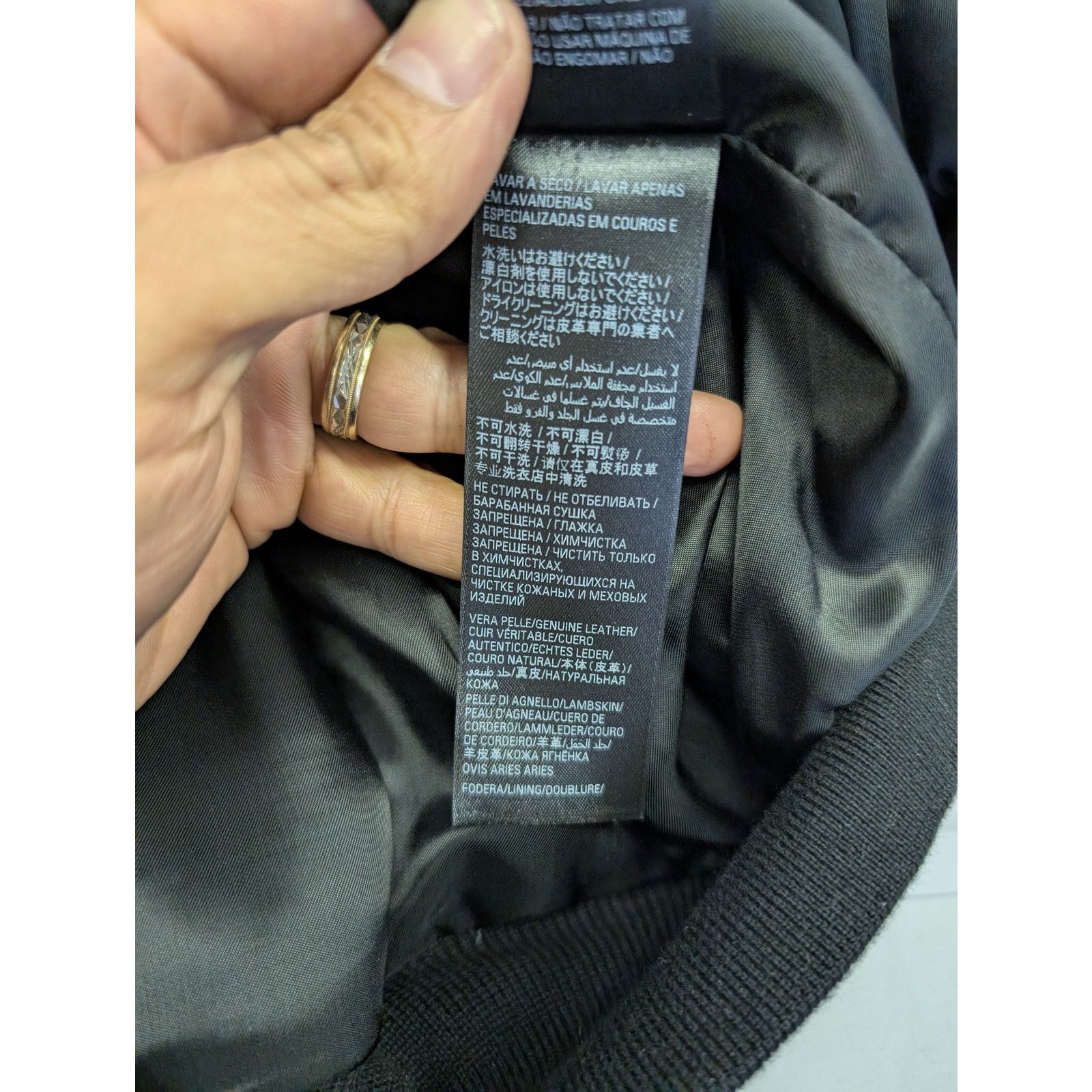 Balenciaga o1rshd1 Back Logo Leather Down Jacket in Black Size US L / EU 52-54 / 3 - 18 Thumbnail