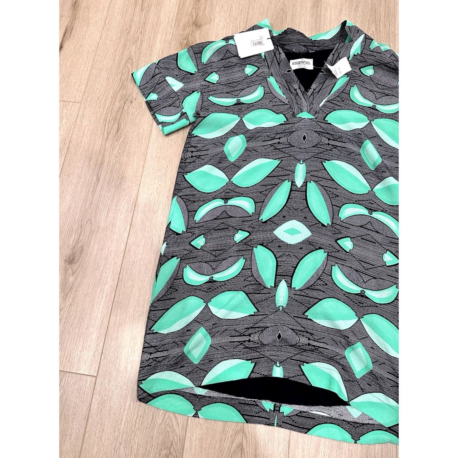 Essentiel Antwerp NWT Essentiel Antwerp Graphic Print Mini Dress Size EU 44 US 12 Green Short Sheath Womens 12 Size XL / US 12-14 / IT 48-50 - 3 Thumbnail