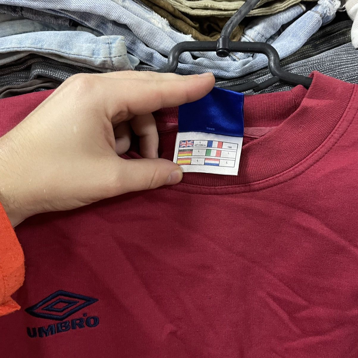 Vintage Vintage Umbro Logo Crewneck Y2K Streetwear Swag Red Boxy L Size US L / EU 52-54 / 3 - 7 Thumbnail