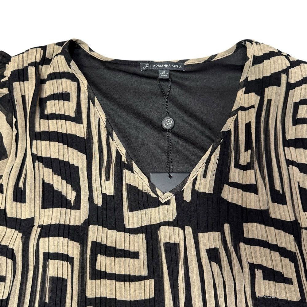 Adrianna Papell NWT New Adrianna Papell V-Neck Flutter Sleeve Chiffon Top B Size XS / US 0-2 / IT 36-38 - 5 Thumbnail