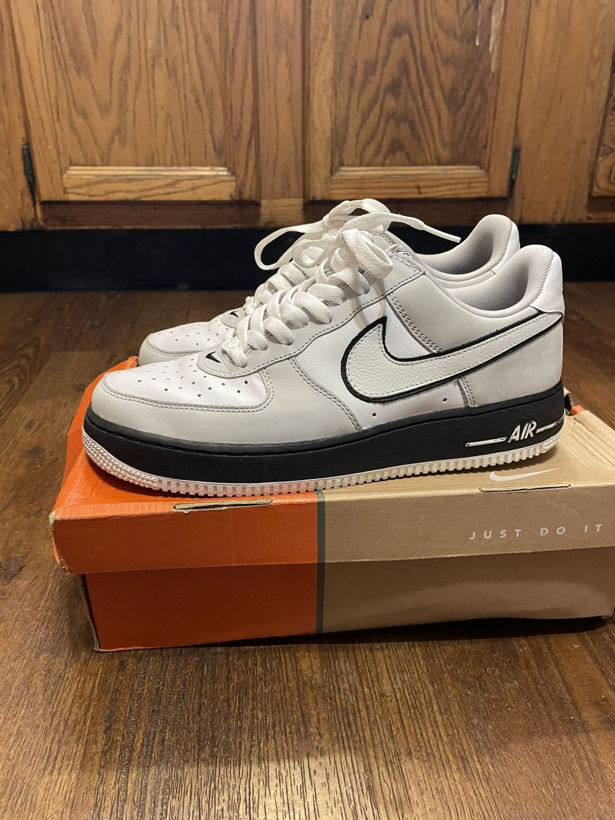 Nike × Vintage Nike Air Force 1 White JD Sports Black Neutal Grey 2005 Size US 9 / EU 42 - 3 Thumbnail