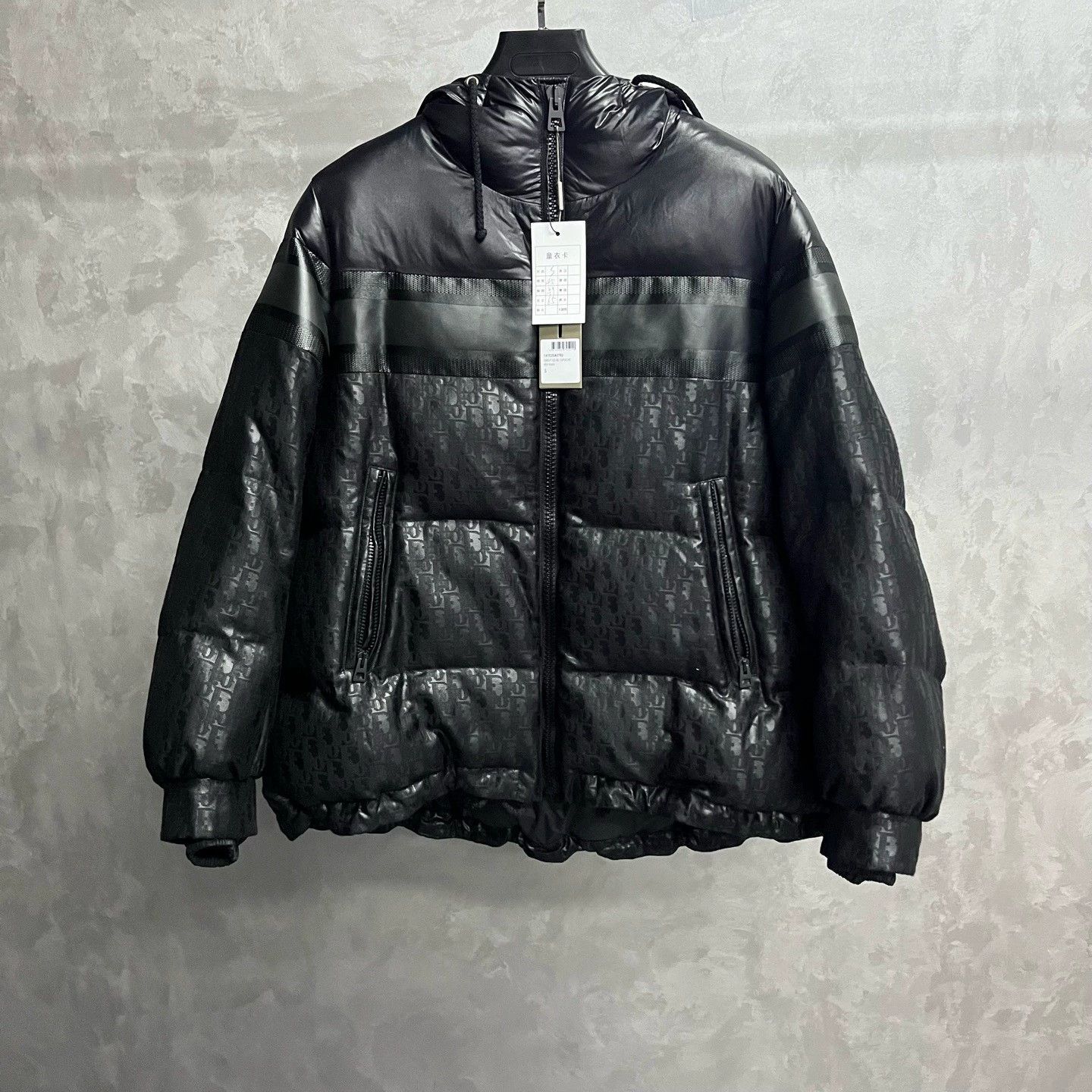 Dior dior black logo hooded puffer jacket Size US S / EU 44-46 / 1 - 1 Thumbnail