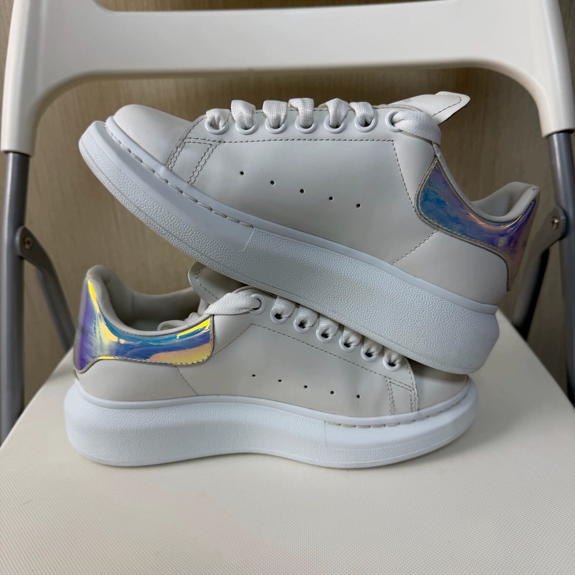Alexander McQueen Alexander McQueen Women's White Oversized Sneaker 36 Size US 5.5 / IT 35.5 - 6 Thumbnail