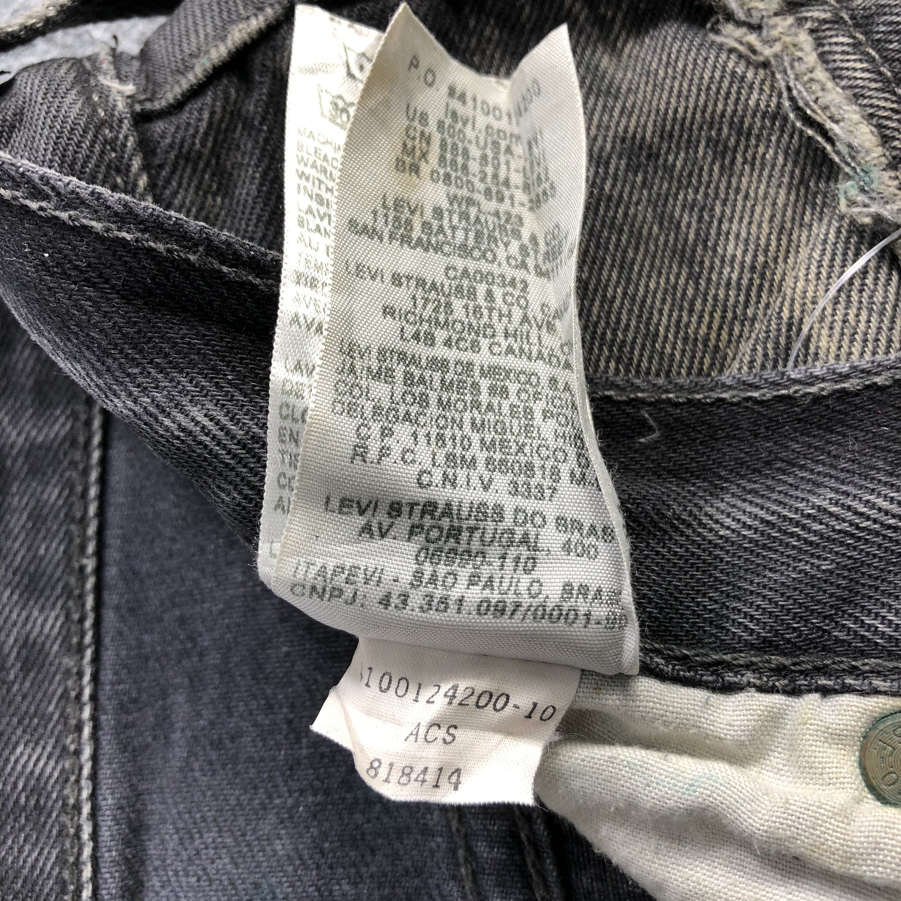 Vintage Ripped Levis 501 Jeans-J1388