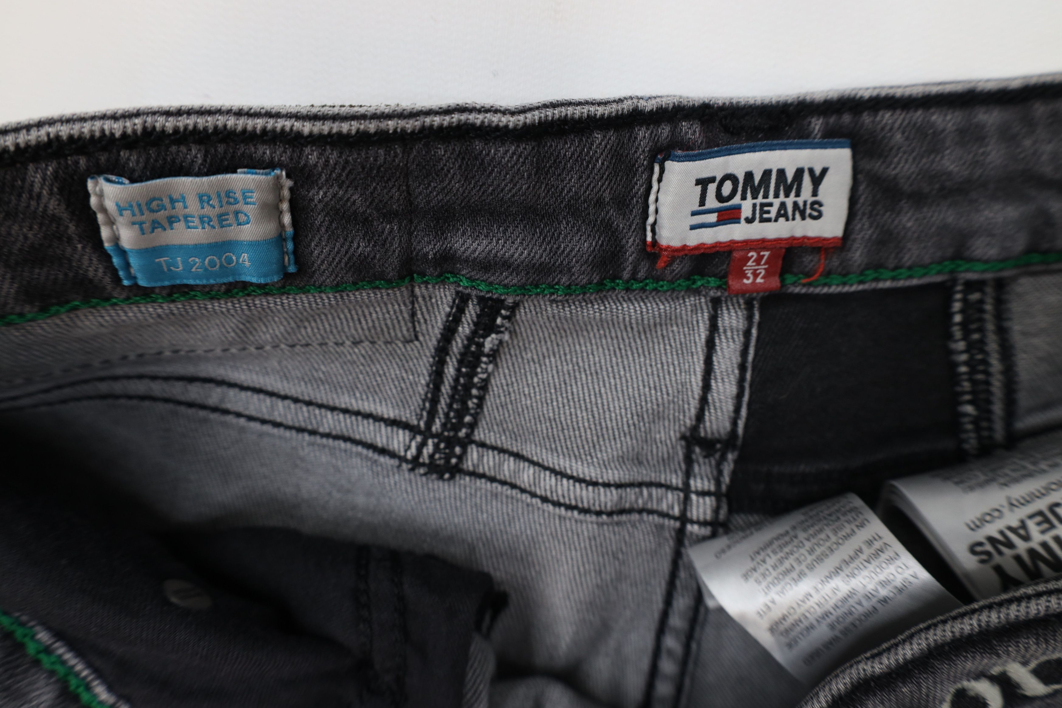 Tommy Hilfiger Vintage Y2K Tommy Hilfiger Spell High Rise Tapered Leg Jeans Size 27" / US 4 / IT 40 - 9 Thumbnail