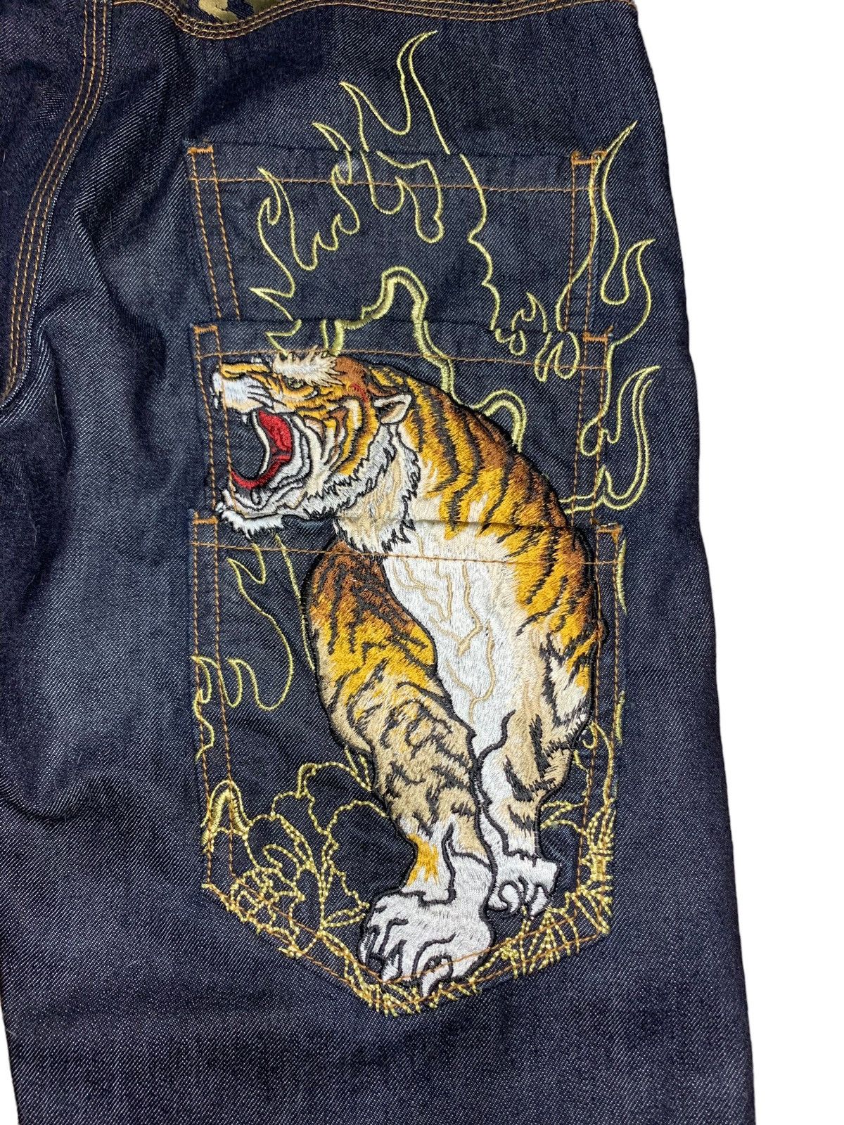 Japanese Brand Nipponblue Oniarai dragon vs tiger multipocket sukajan jeans Size US 32 / EU 48 - 4 Thumbnail