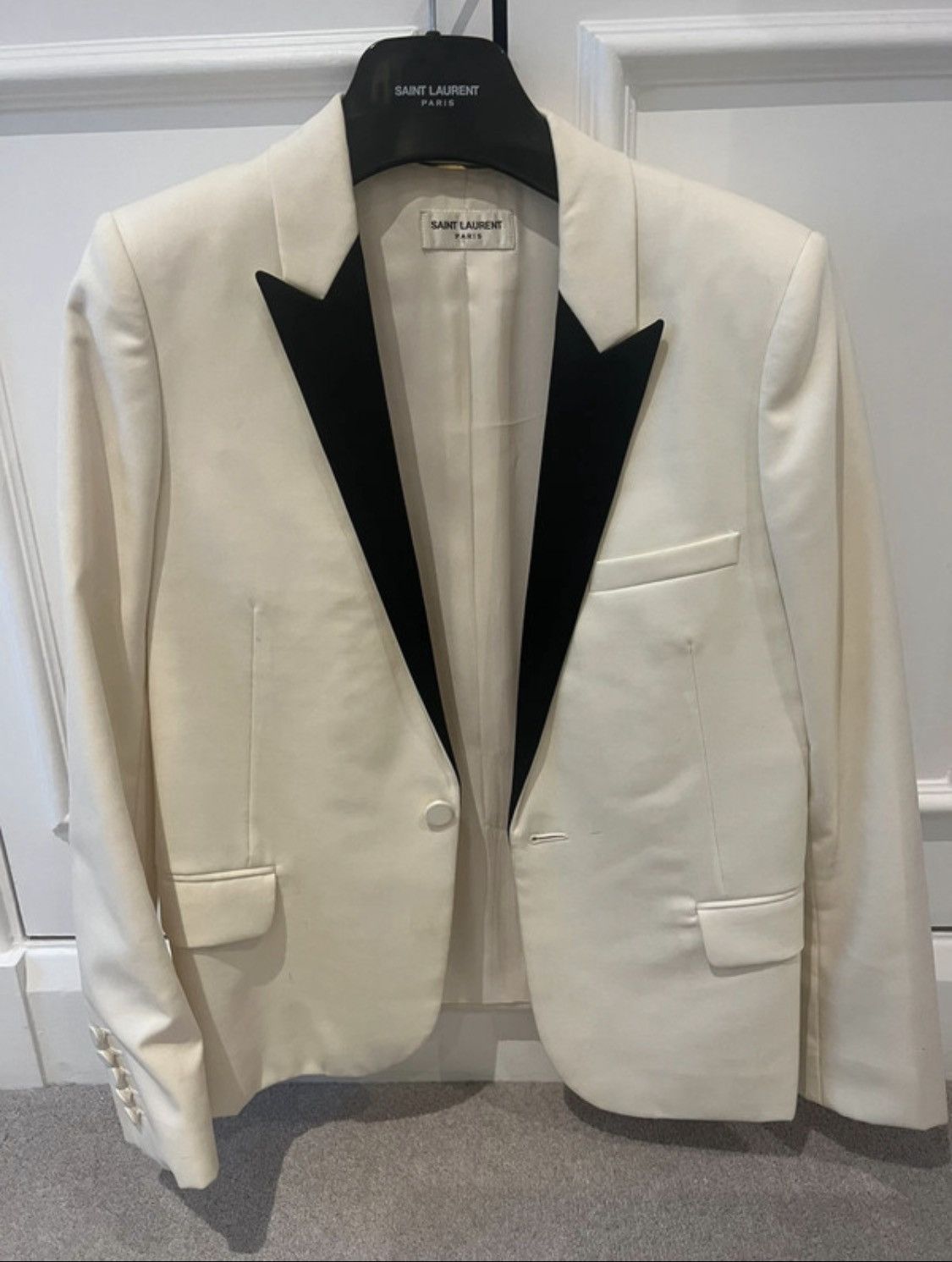 Saint Laurent Paris Ivory Saint Laurent blazer with black satin lapels Size S / US 4 / IT 40 - 1 Thumbnail