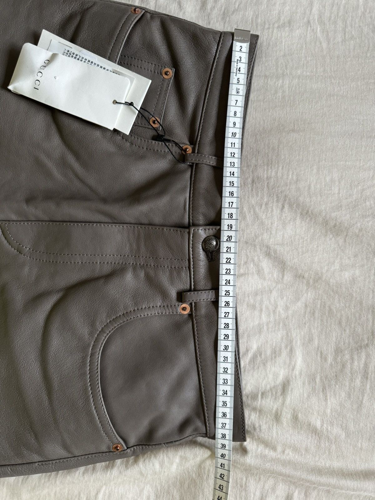 Gucci Rare 2000USD value Gucci runaway lamb leather shorts Size US 30 / EU 46 - 11 Thumbnail