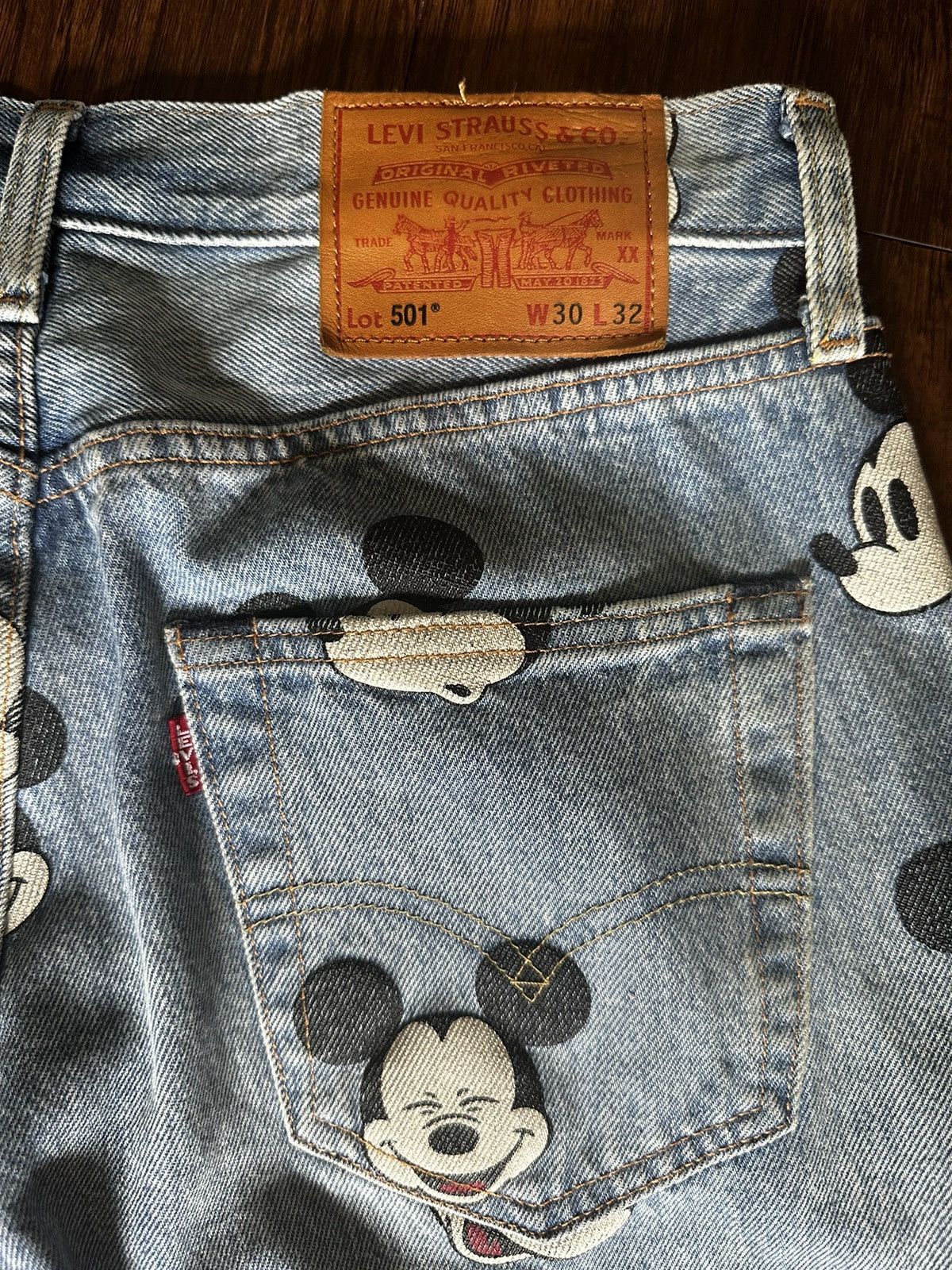 Levi's Levis x Disney Mickey 501 Jeans! Size US 30 / EU 46 - 3 Thumbnail