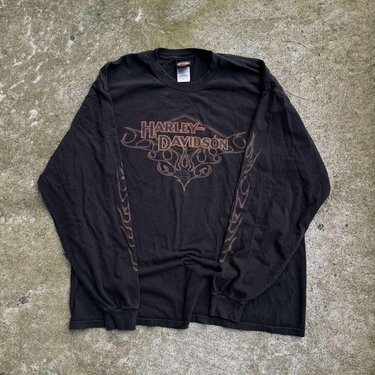 image of Harley Davidson x Vintage Harley Faded Metal Flame Logo Longsleeve Tee XL in Black, Men's