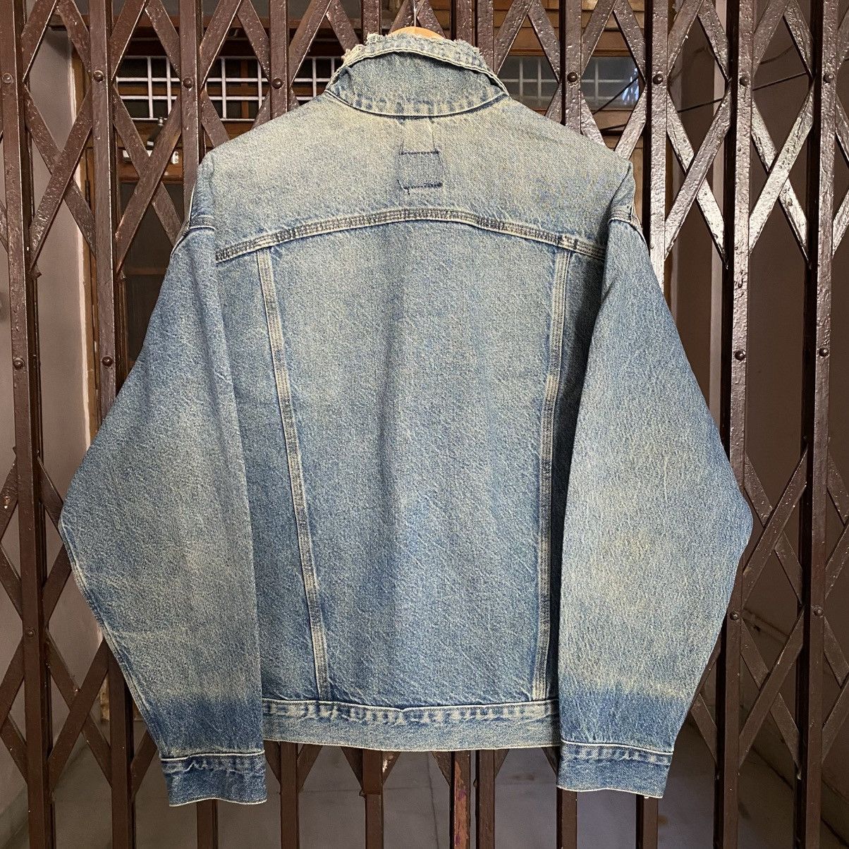 Carhartt Vintage Carhartt Denim Trucker Jacket J12DST Size US M / EU 48-50 / 2 - 4 Thumbnail