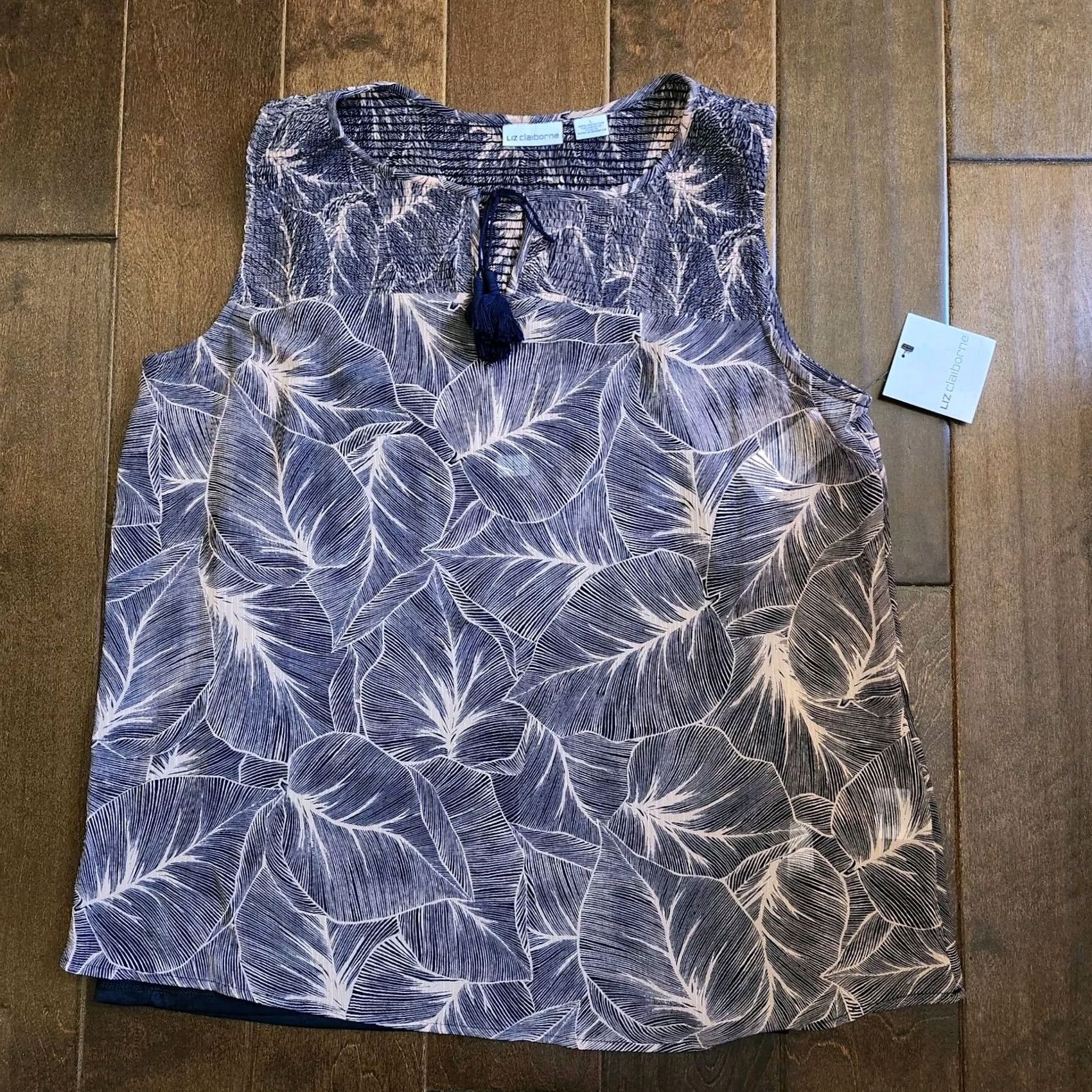 Liz Claiborne Liz Claiborne Women's Leaf Print Sleeveless Tassel Blouse & Underneath Top Sz L Size L / US 10 / IT 46 - 3 Thumbnail