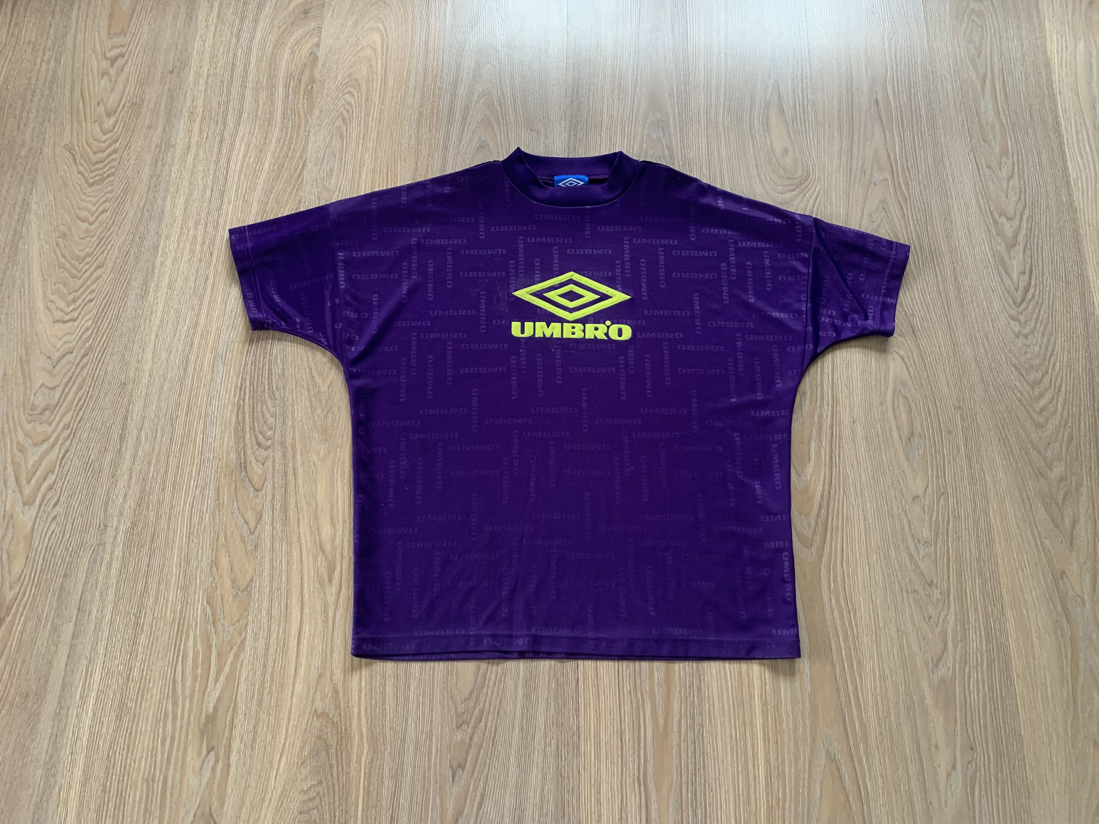 Umbro Umbro Vintage Monogram Football Soccer T Shirt Jersey Size US L / EU 52-54 / 3 - 1 Thumbnail