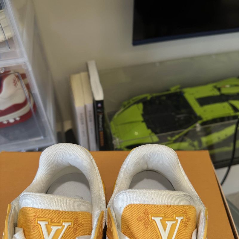 Louis Vuitton Louis Vuitton Yellow and White Low-top Casual Sneakers -250 Size US 8.5 / EU 41-42 - 8 Thumbnail