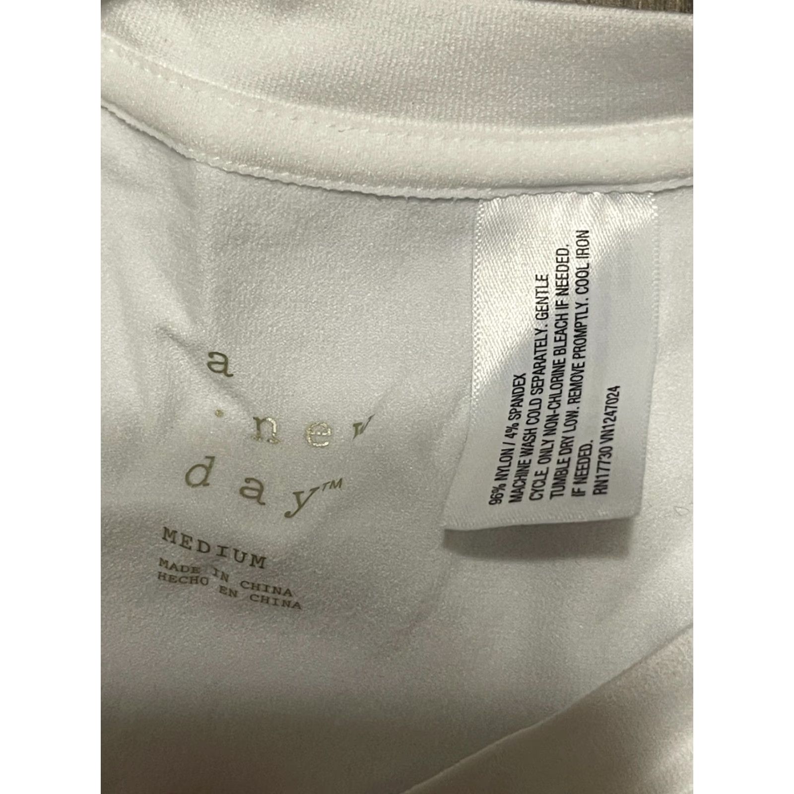 Vintage A New Day Shirt Women’s M White Short Sleeve NWT Basic T-Shirt Regular Fit Casual Size M / US 6-8 / IT 42-44 - 5 Thumbnail