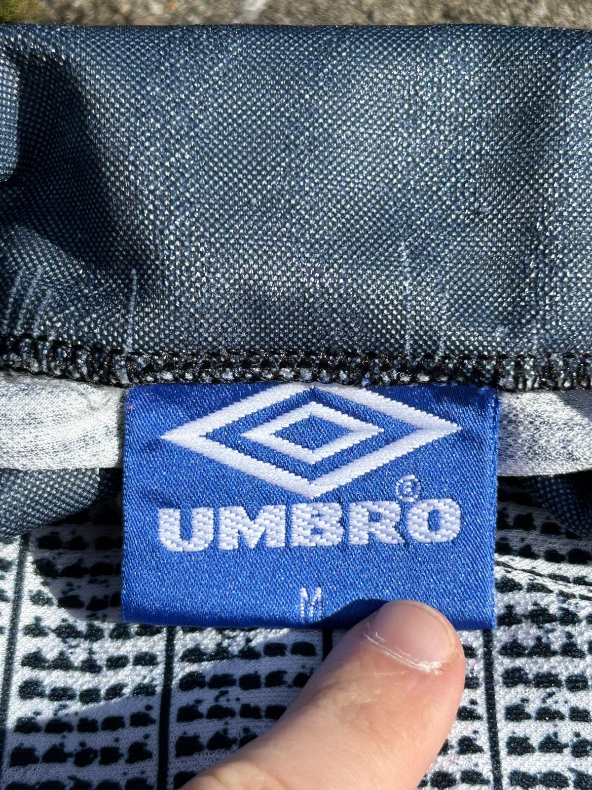 Umbro × Vintage Vintage Umbro Manchester United Jersey 1995 RARE Size US M / EU 48-50 / 2 - 8 Thumbnail
