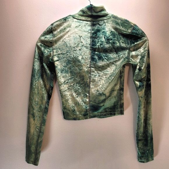 Aritzia Wilfred Free Tie Dye Green Velvet Turtleneck Crop Top - Xs Size XS / US 0-2 / IT 36-38 - 2 Thumbnail
